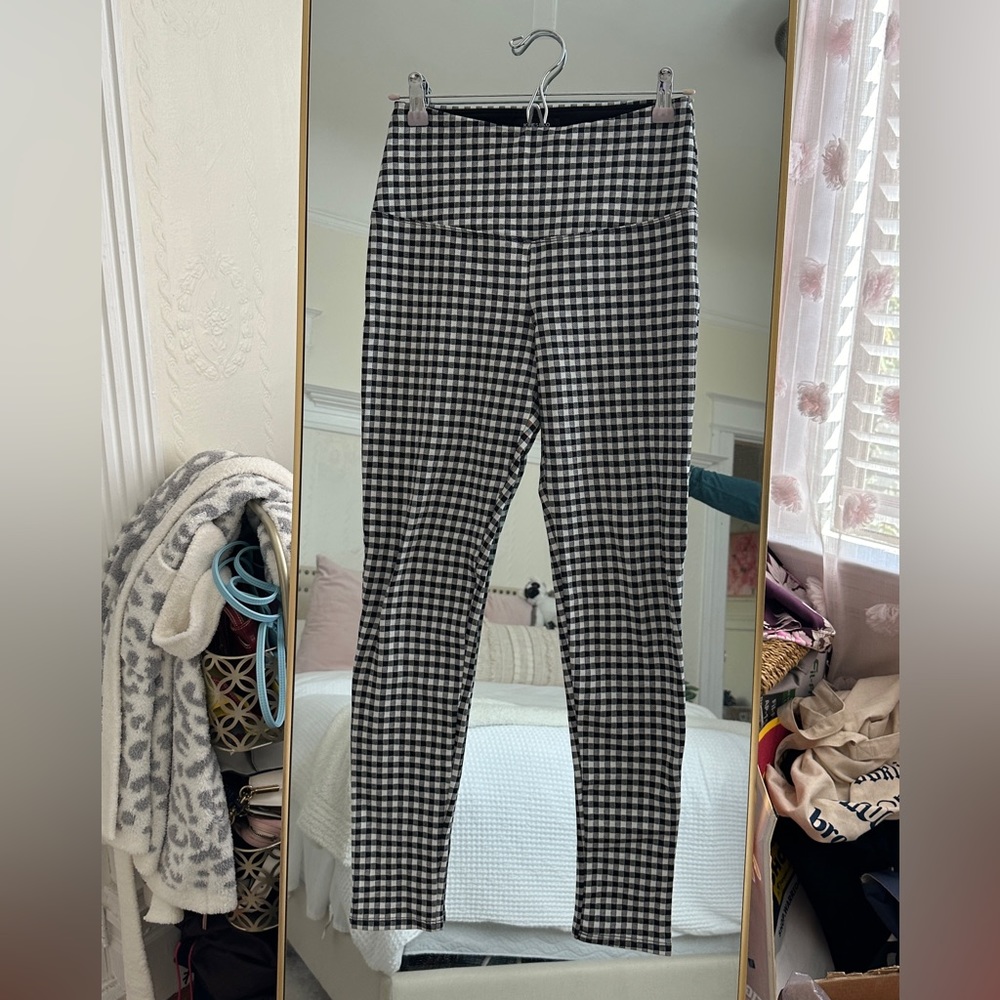 Stretchy gingham checkered leggings